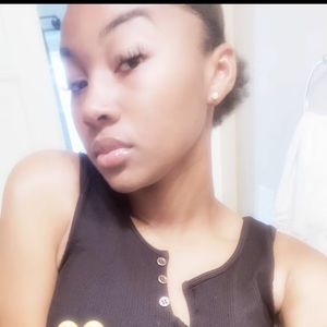 Meet your Posher, Nyleen